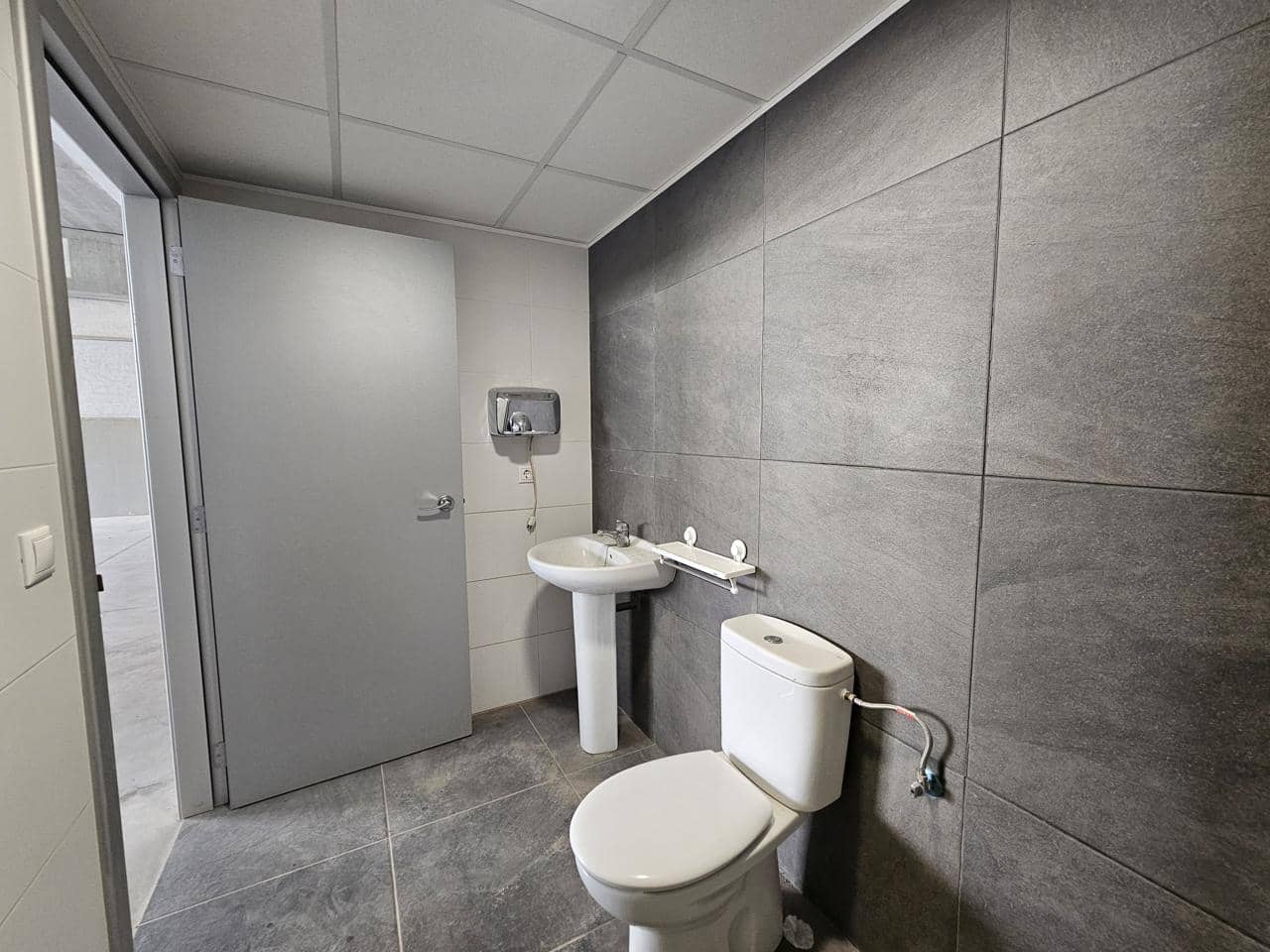 Erhverv til leje i Paterna - € 2.150 (Ref: 7592251)