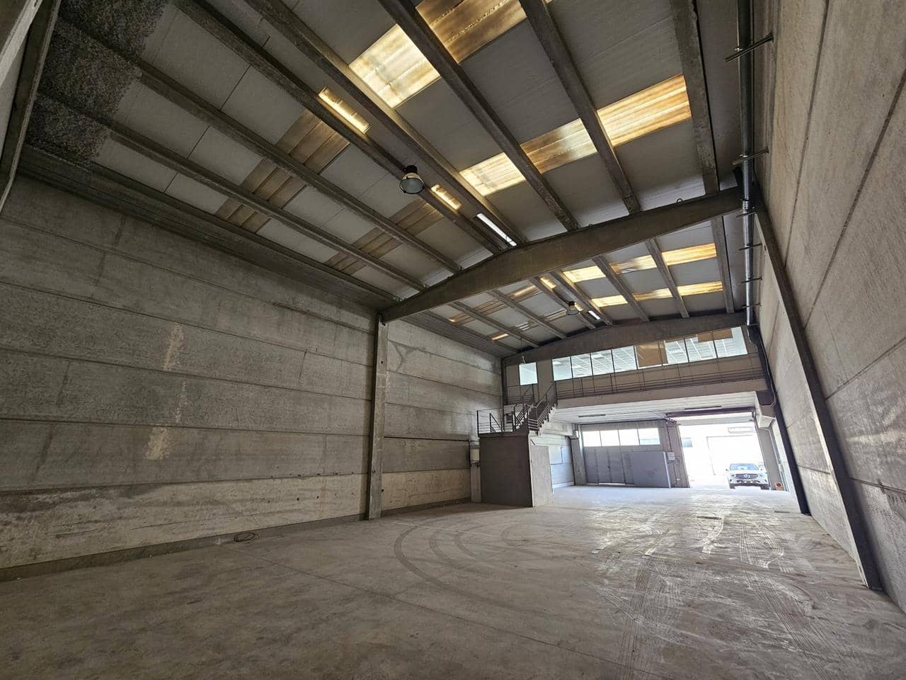 Erhverv til leje i Paterna - € 2.150 (Ref: 7592251)