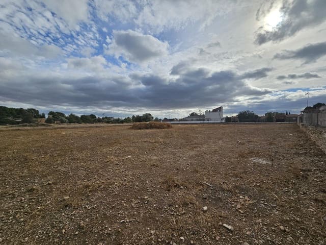 Teren niezagospodarowany na sprzedaż w La Pobla de Vallbona - 115 000 € (Ref: 8097831)