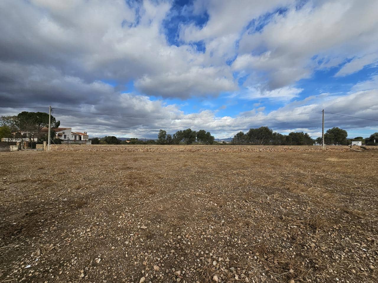 Teren niezagospodarowany na sprzedaż w La Pobla de Vallbona - 115 000 € (Ref: 8097831)