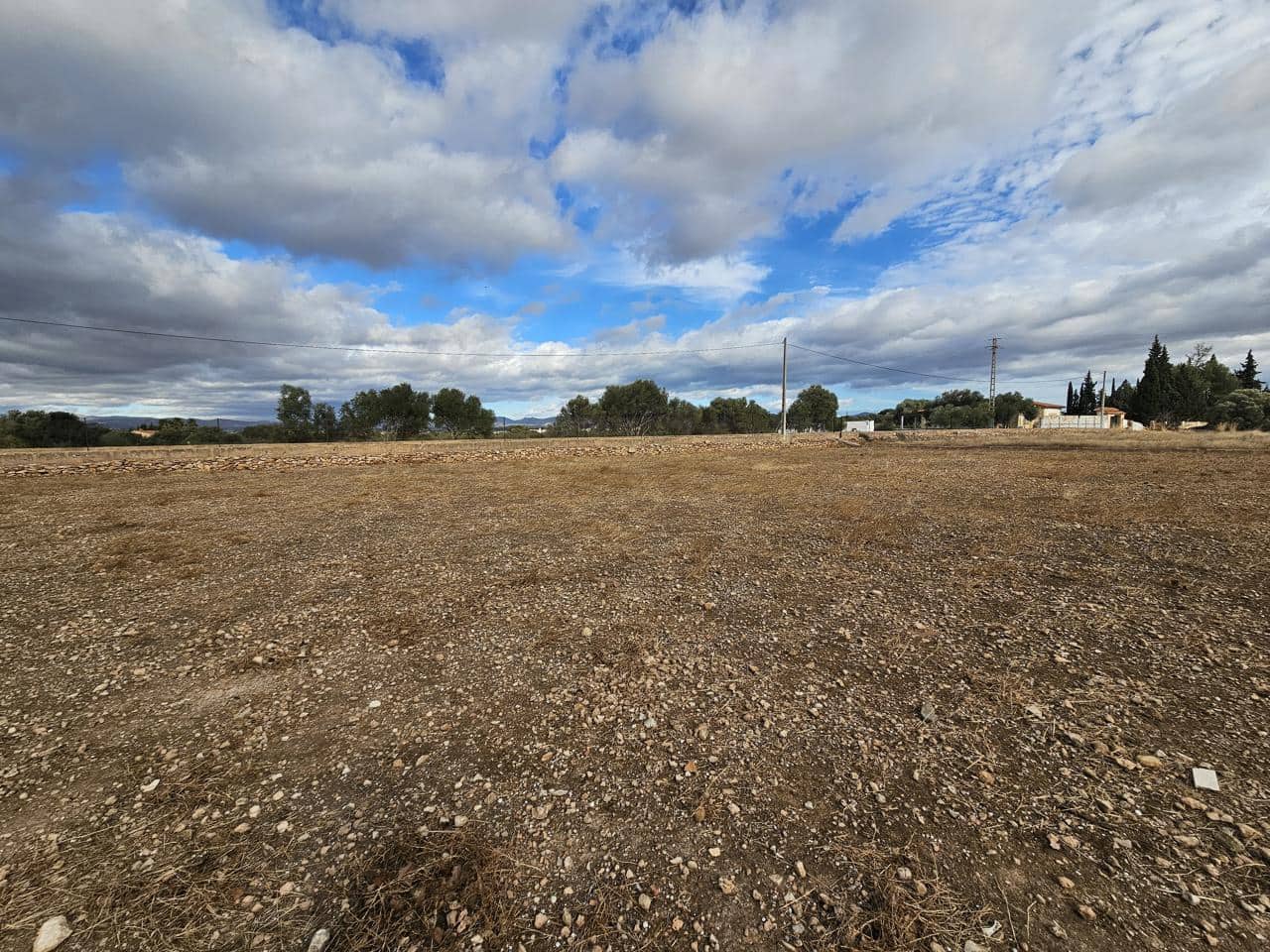 Teren niezagospodarowany na sprzedaż w La Pobla de Vallbona - 115 000 € (Ref: 8097831)
