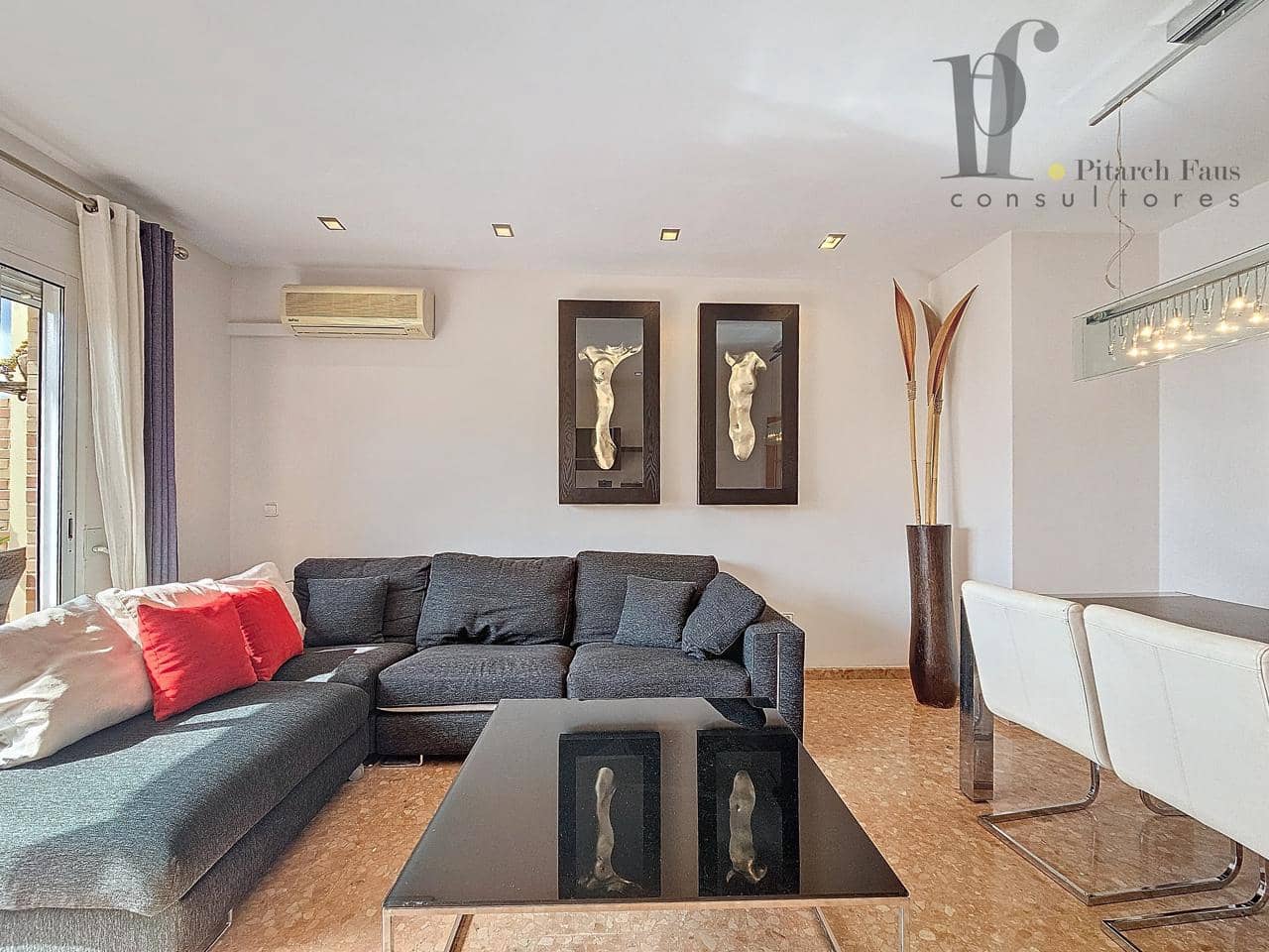 Piso de 3 habitaciones en La Pobla de Vallbona en alquiler - 1.200 € (Ref: 8848650)