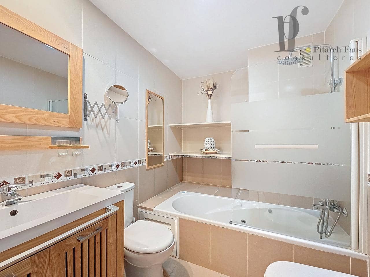 Piso de 3 habitaciones en La Pobla de Vallbona en alquiler - 1.200 € (Ref: 8848650)