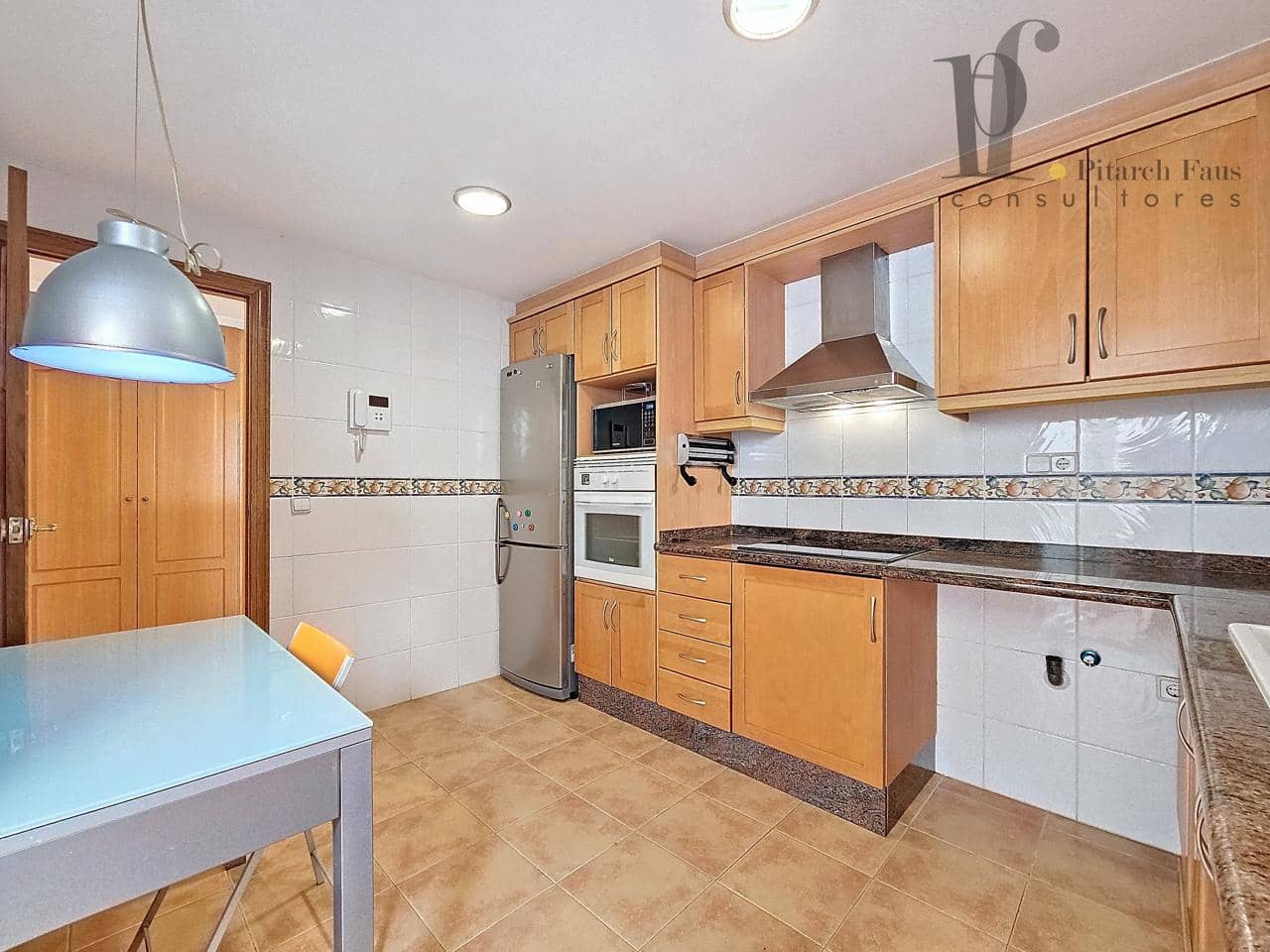 Piso de 3 habitaciones en La Pobla de Vallbona en alquiler - 1.200 € (Ref: 8848650)