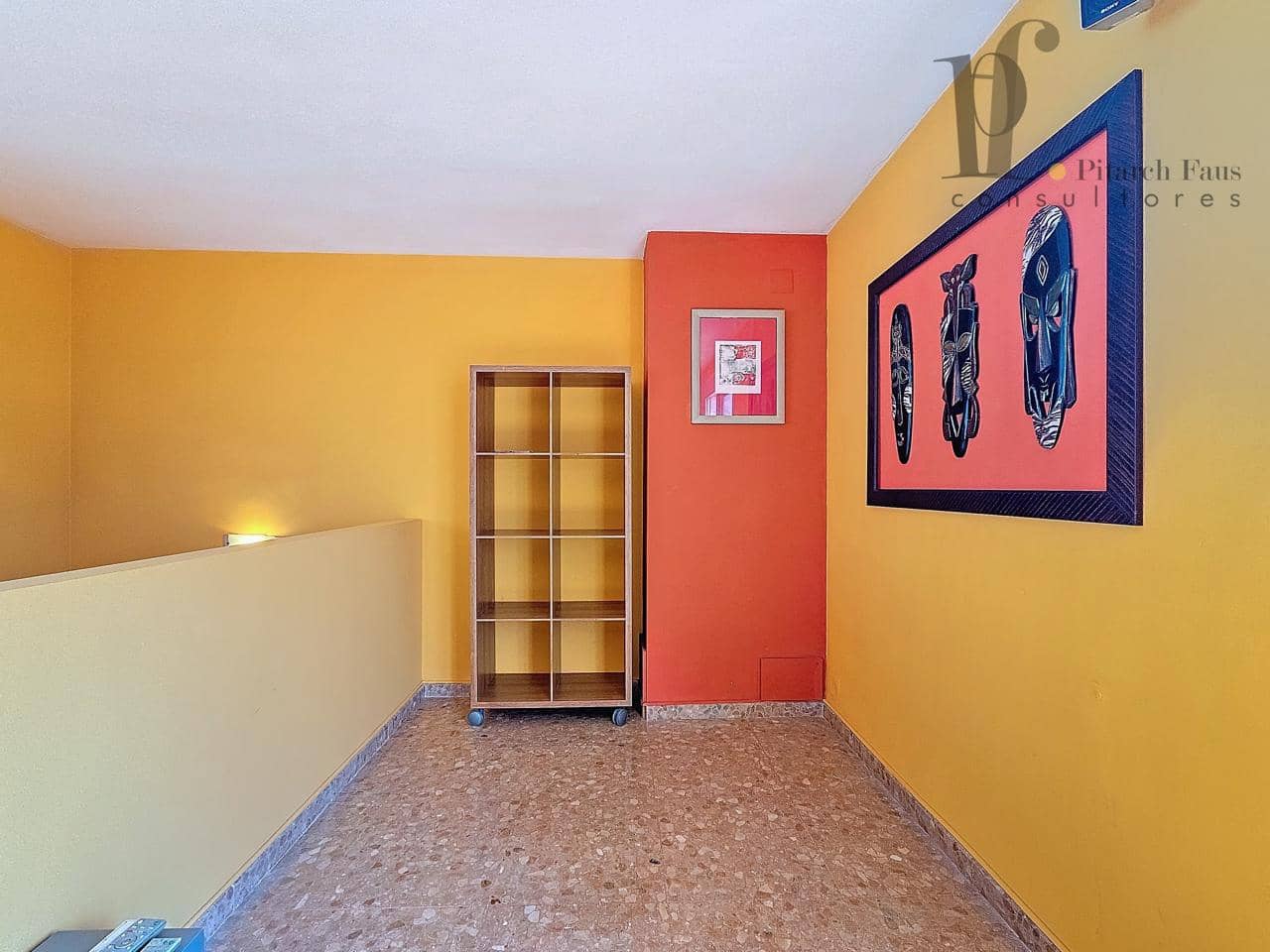 Piso de 3 habitaciones en La Pobla de Vallbona en alquiler - 1.200 € (Ref: 8848650)