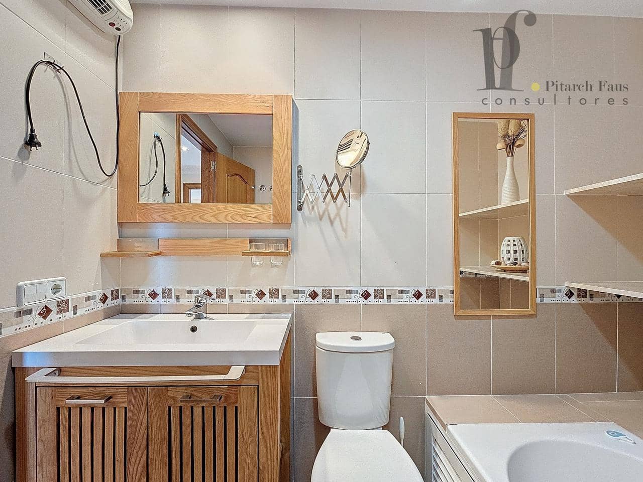 Piso de 3 habitaciones en La Pobla de Vallbona en alquiler - 1.200 € (Ref: 8848650)