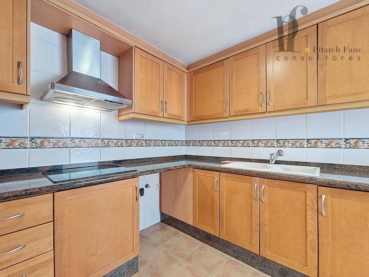 Piso de 3 habitaciones en La Pobla de Vallbona en alquiler - 1.200 € (Ref: 8848650)