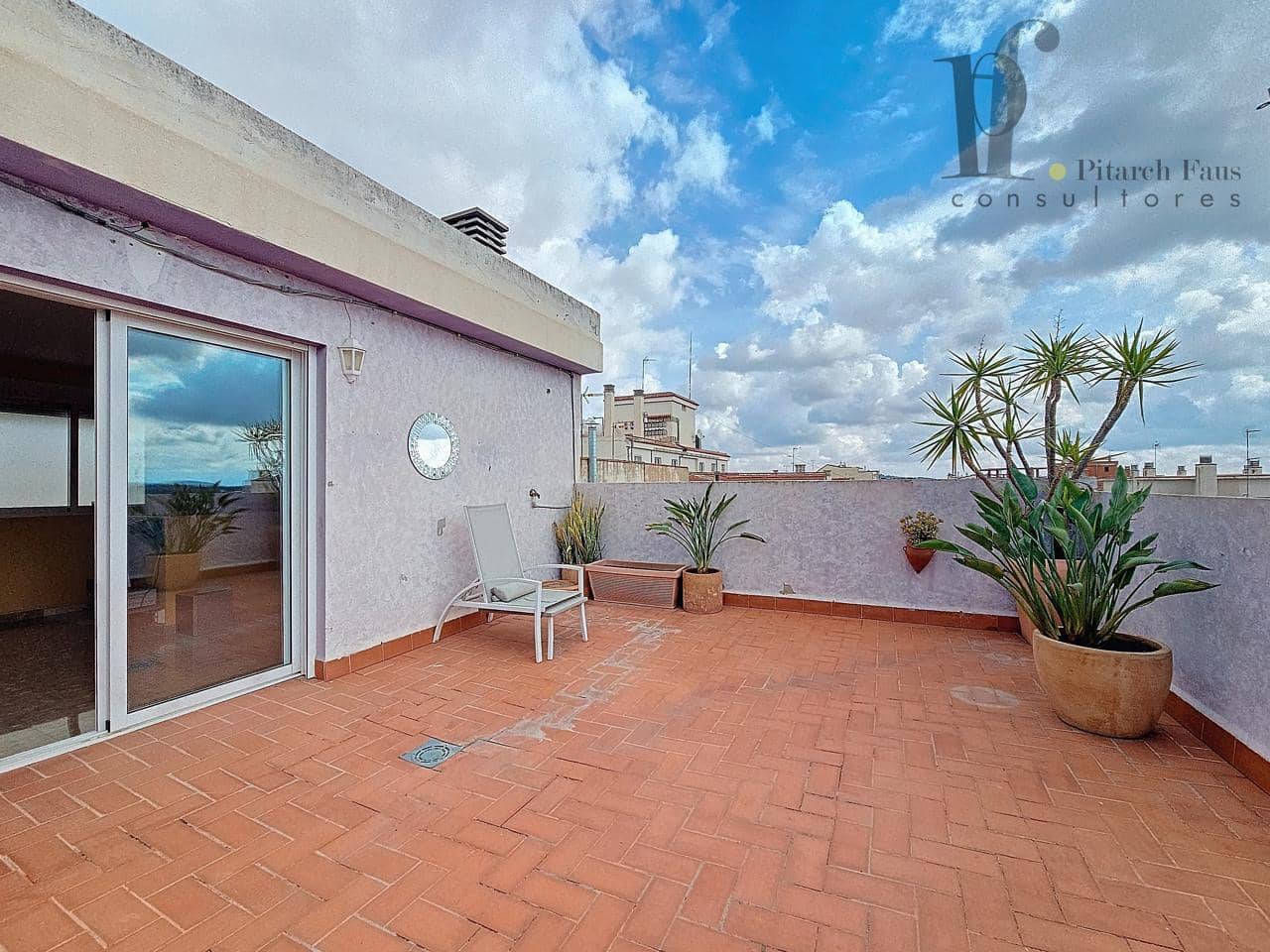 Piso de 3 habitaciones en La Pobla de Vallbona en alquiler - 1.200 € (Ref: 8848650)