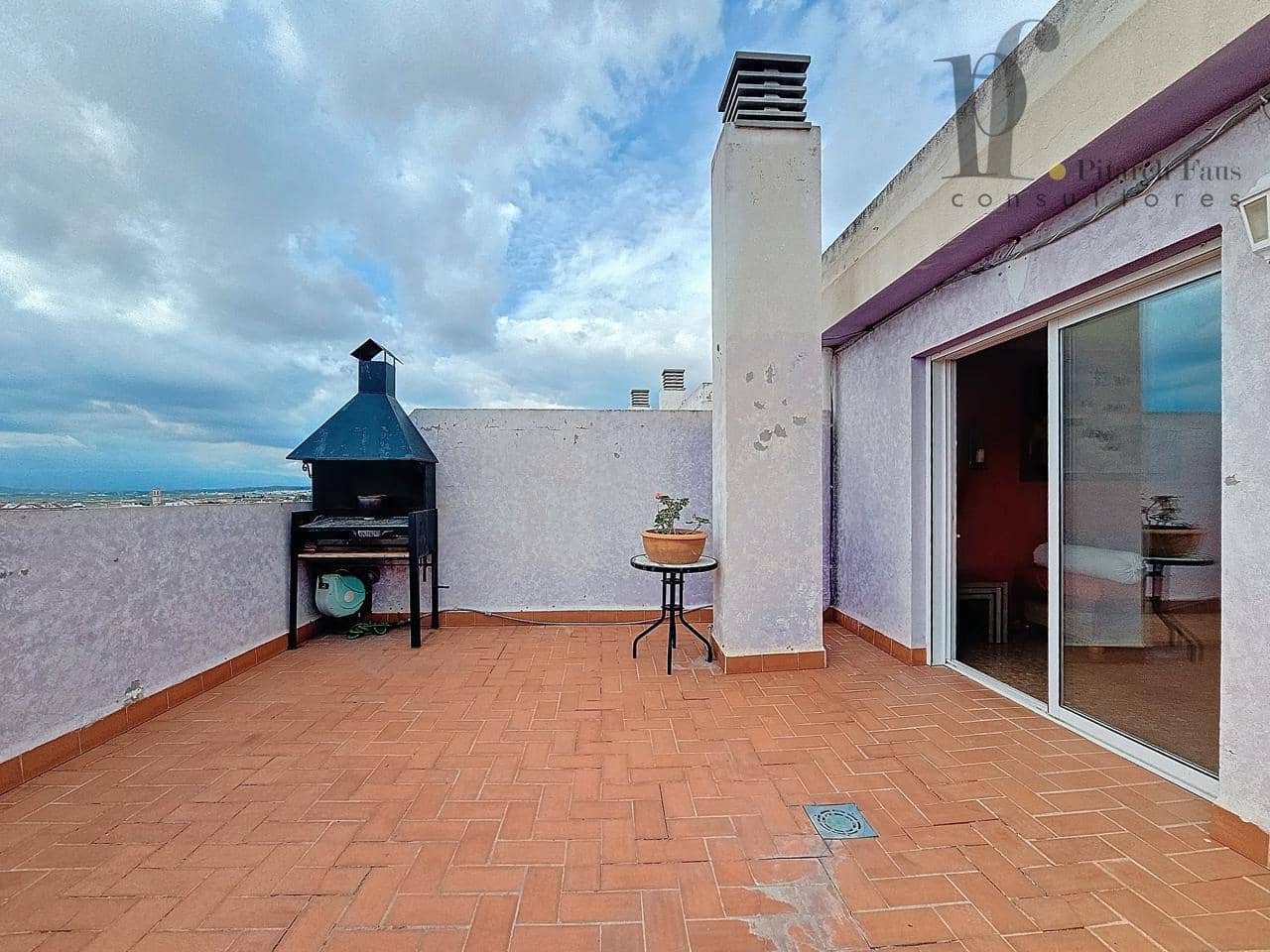 Piso de 3 habitaciones en La Pobla de Vallbona en alquiler - 1.200 € (Ref: 8848650)
