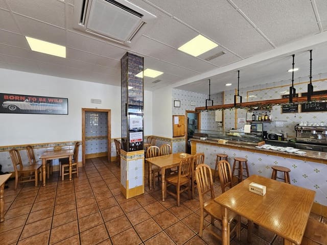 1 bedroom Business for sale in La Pobla de Vallbona - € 100,000 (Ref: 9006126)