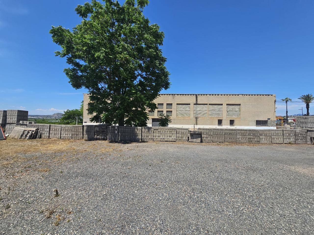 Grunde uden byggetilladelser til salg i La Pobla de Vallbona - € 300.000 (Ref: 9013500)