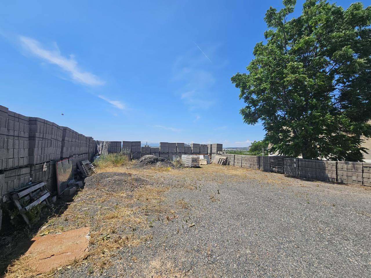 Grunde uden byggetilladelser til salg i La Pobla de Vallbona - € 300.000 (Ref: 9013500)