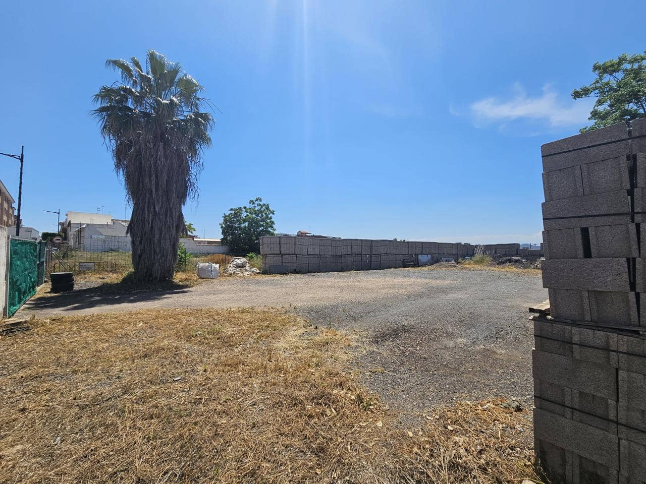 Grunde uden byggetilladelser til salg i La Pobla de Vallbona - € 300.000 (Ref: 9013500)