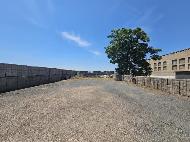 Terreno/Finca Rústica en La Pobla de Vallbona en venta - 300.000 € (Ref: 9013500)