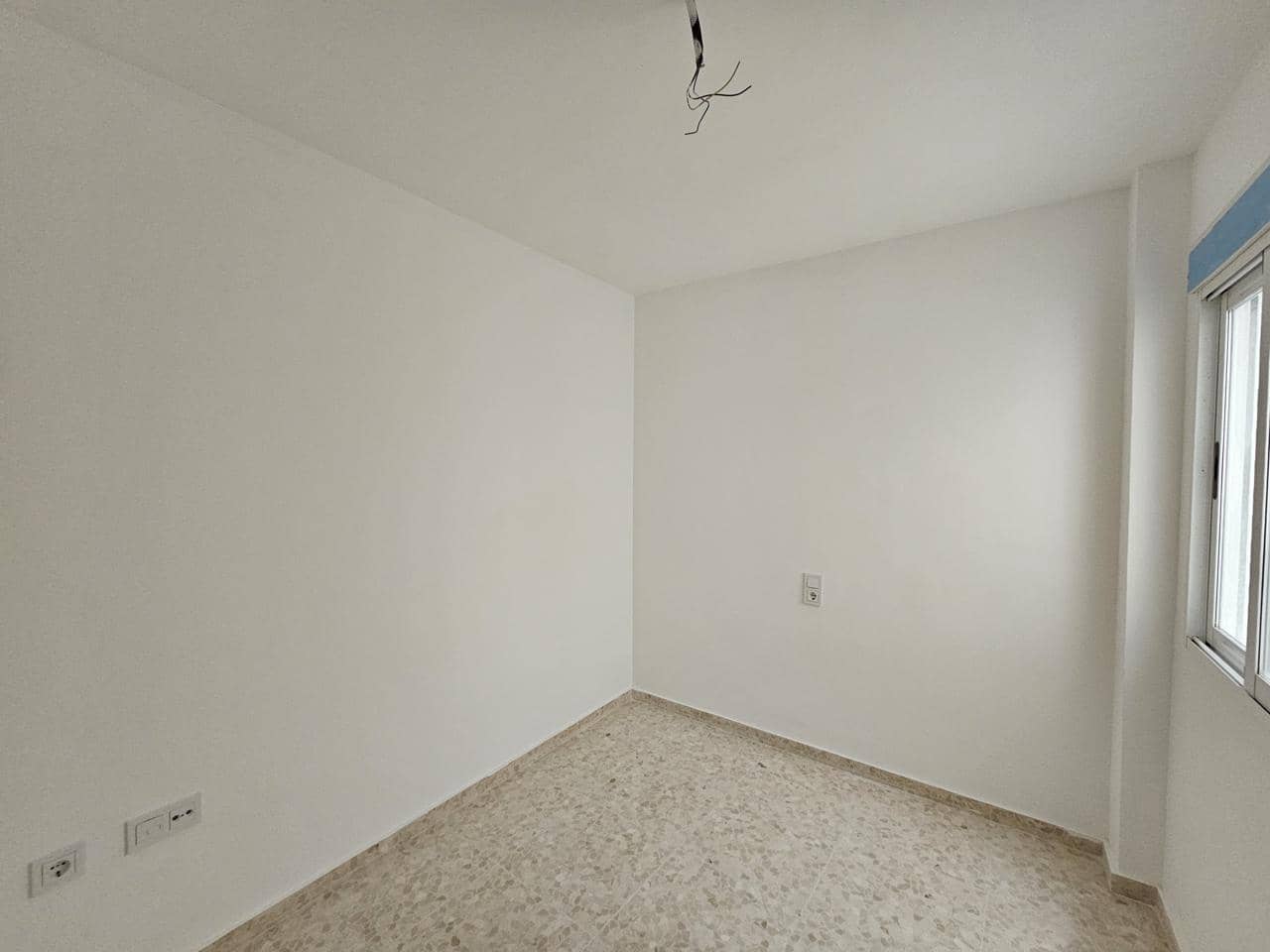 2 bedroom Flat for sale in La Pobla de Vallbona - € 187,000 (Ref: 9053715)