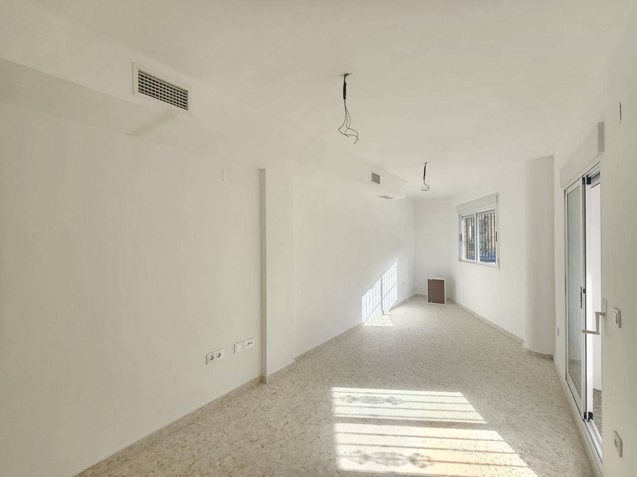 2 bedroom Flat for sale in La Pobla de Vallbona - € 187,000 (Ref: 9053715)