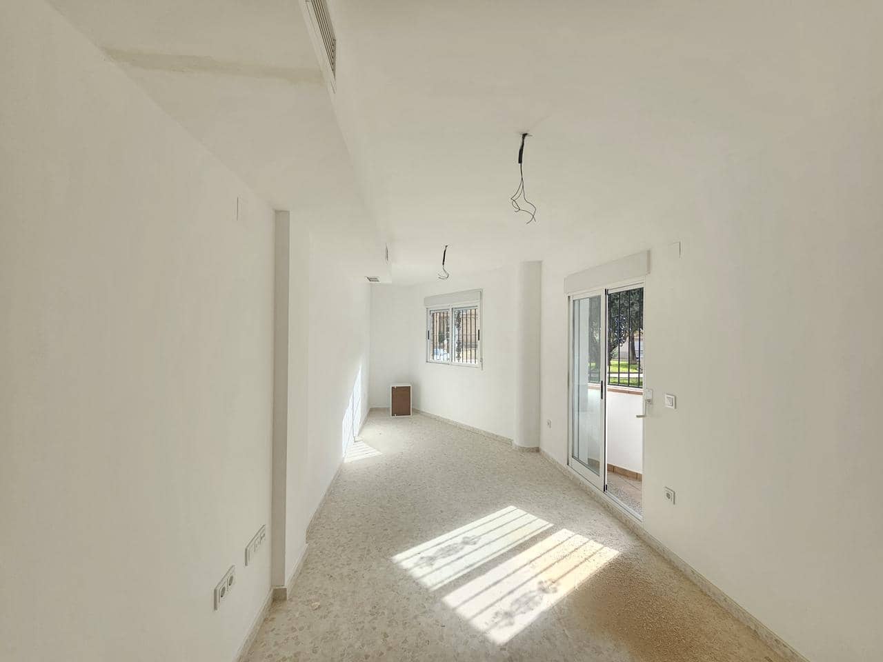 2 bedroom Flat for sale in La Pobla de Vallbona - € 187,000 (Ref: 9053715)