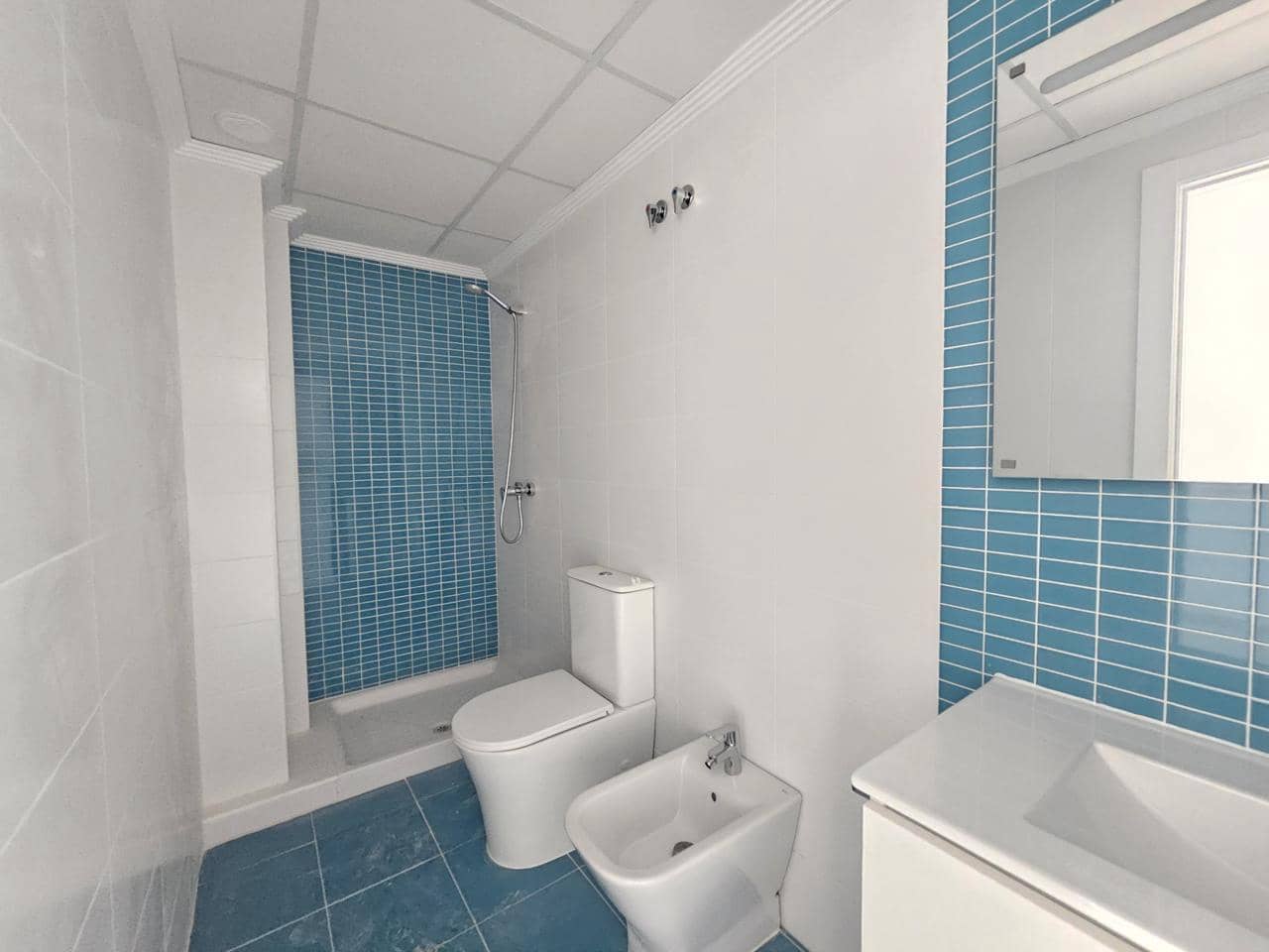 2 bedroom Flat for sale in La Pobla de Vallbona - € 187,000 (Ref: 9053715)