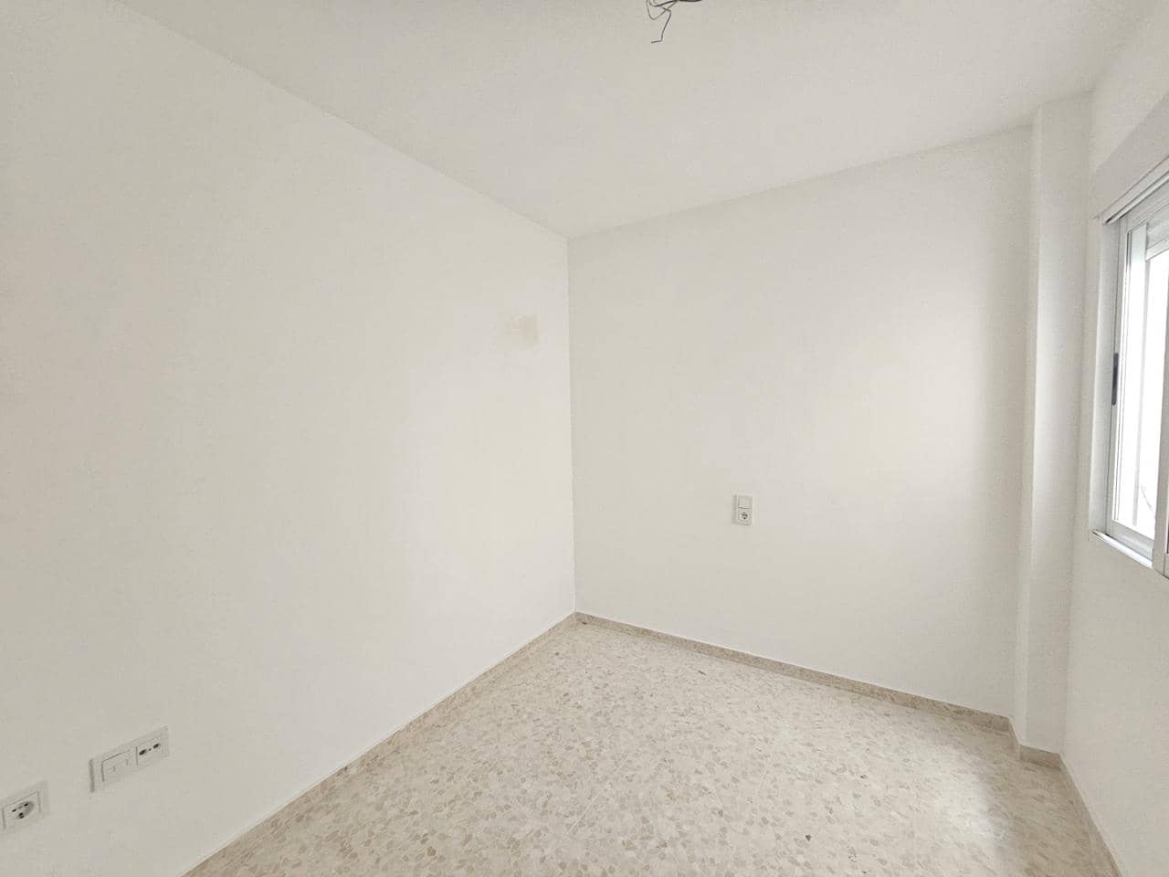 2 bedroom Flat for sale in La Pobla de Vallbona - € 187,000 (Ref: 9053715)