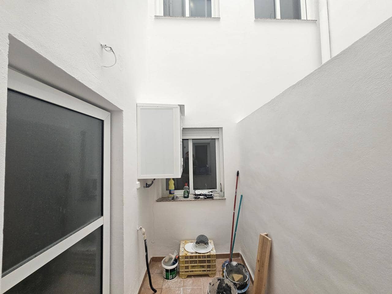 2 bedroom Flat for sale in La Pobla de Vallbona - € 187,000 (Ref: 9053715)