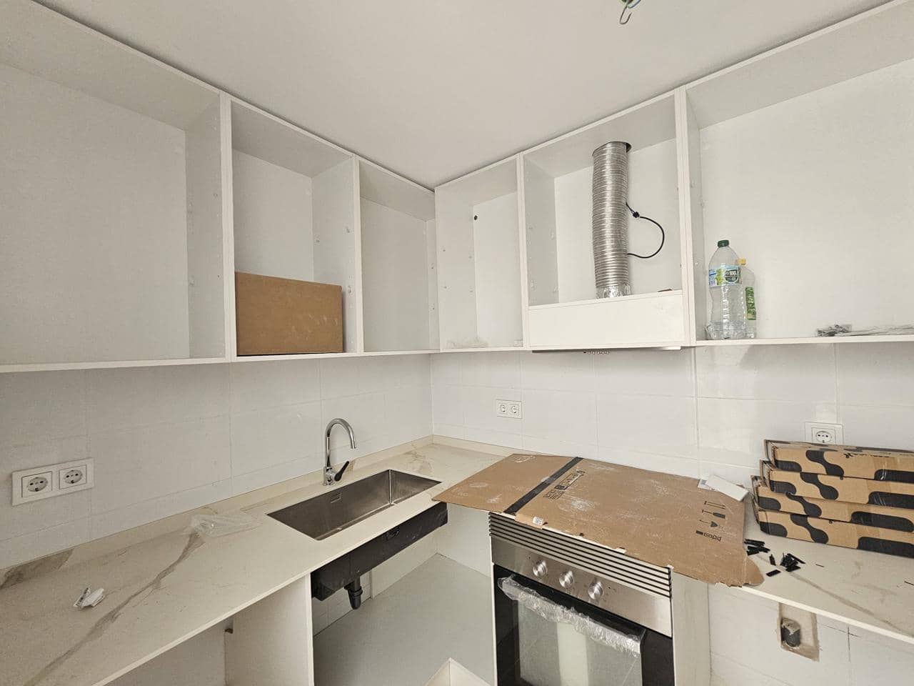 2 bedroom Flat for sale in La Pobla de Vallbona - € 187,000 (Ref: 9053715)