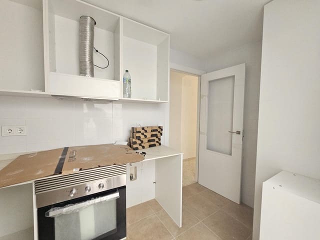 2 slaapkamer Flat te koop in La Pobla de Vallbona - € 187.000 (Ref: 9053715)