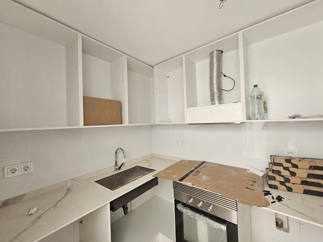 2 slaapkamer Flat te koop in La Pobla de Vallbona - € 187.000 (Ref: 9053715)