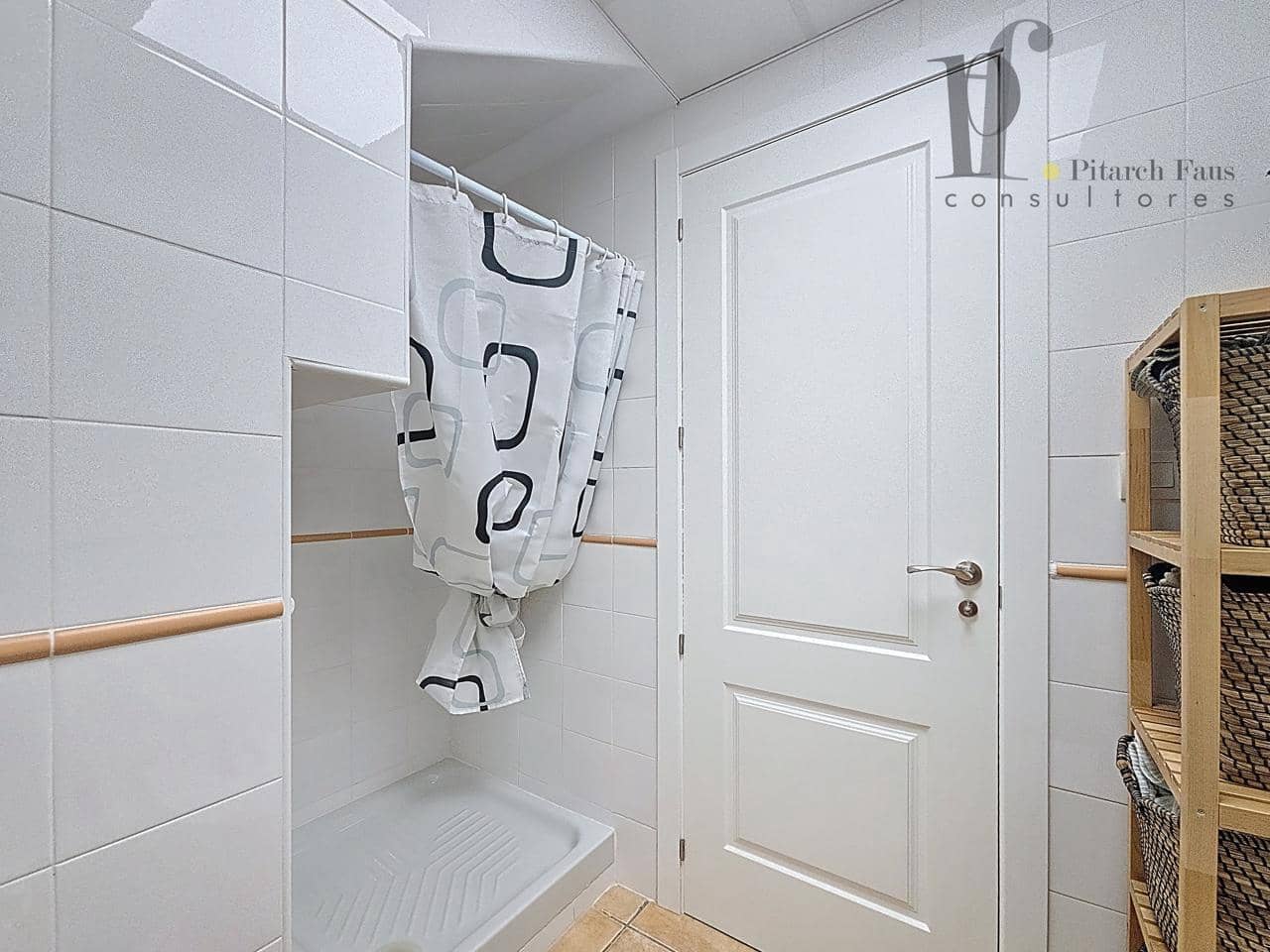 3 soverom Villa til salgs i La Pobla de Vallbona med svømmebasseng - € 315 000 (Ref: 9106979)