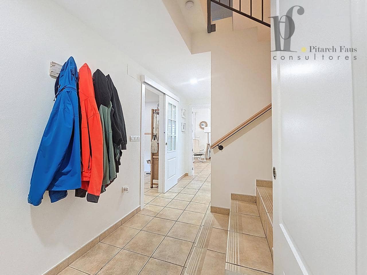 3 soverom Villa til salgs i La Pobla de Vallbona med svømmebasseng - € 315 000 (Ref: 9106979)