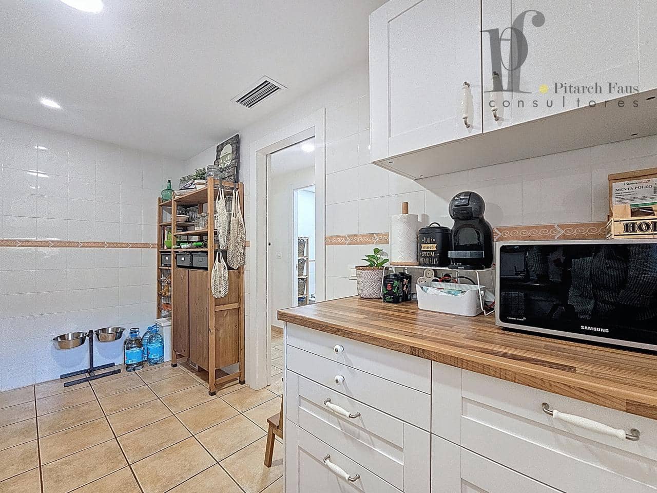 3 soverom Villa til salgs i La Pobla de Vallbona med svømmebasseng - € 315 000 (Ref: 9106979)