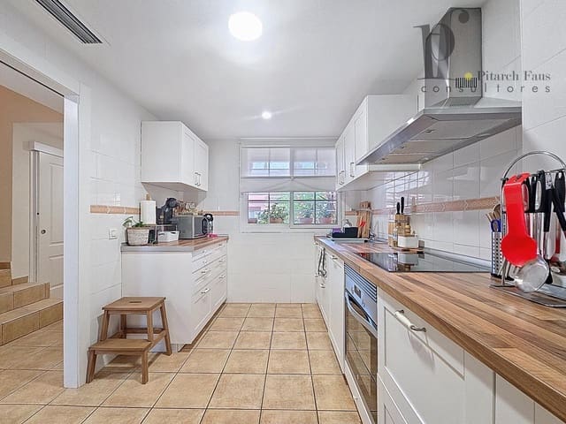 3 sypialnia Willa na sprzedaż w La Pobla de Vallbona z basenem - 315 000 € (Ref: 9106979)