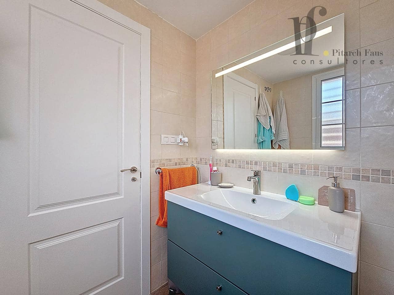 3 soverom Villa til salgs i La Pobla de Vallbona med svømmebasseng - € 315 000 (Ref: 9106979)