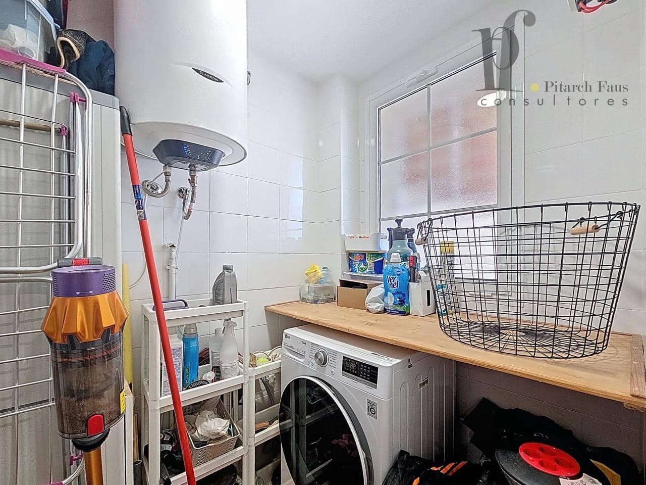 3 soverom Villa til salgs i La Pobla de Vallbona med svømmebasseng - € 315 000 (Ref: 9106979)