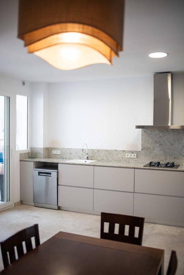 3 bedroom Villa for sale in La Pobla de Vallbona - € 280,000 (Ref: 9383598)