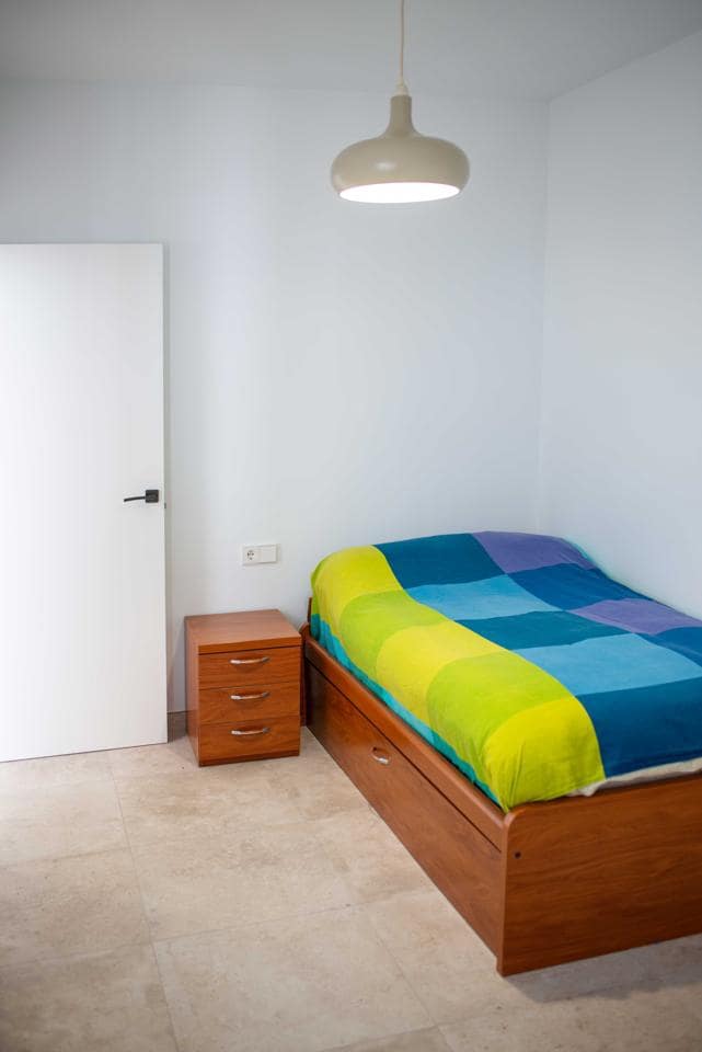 3 bedroom Villa for sale in La Pobla de Vallbona - € 280,000 (Ref: 9383598)