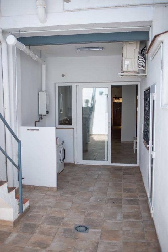 3 bedroom Villa for sale in La Pobla de Vallbona - € 280,000 (Ref: 9383598)