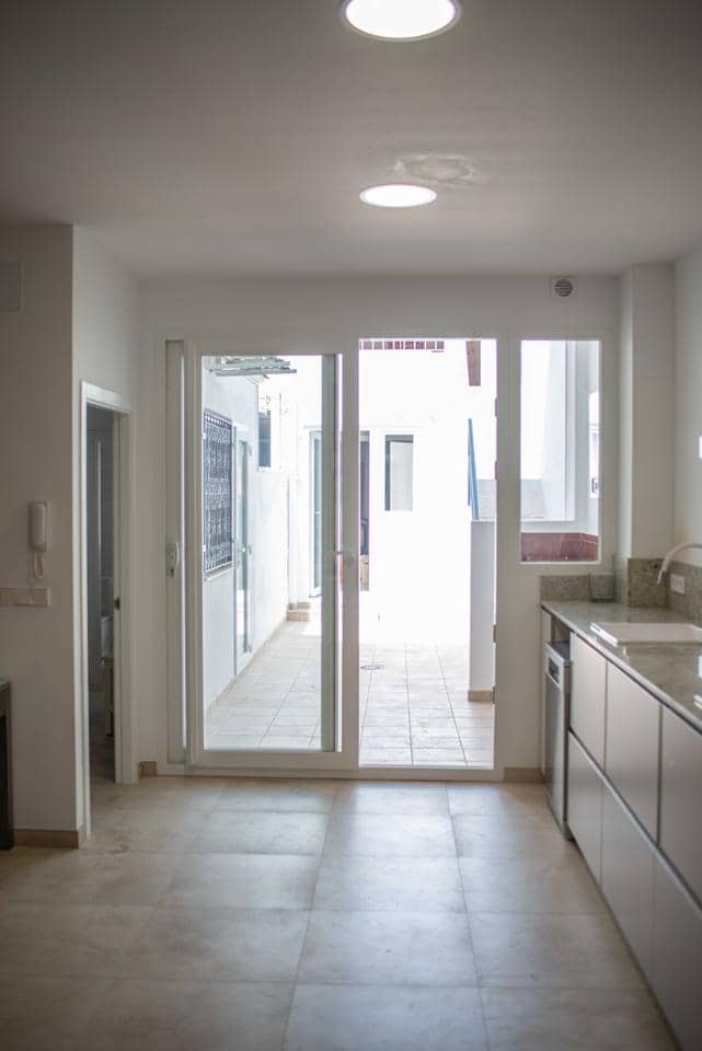 3 bedroom Villa for sale in La Pobla de Vallbona - € 280,000 (Ref: 9383598)