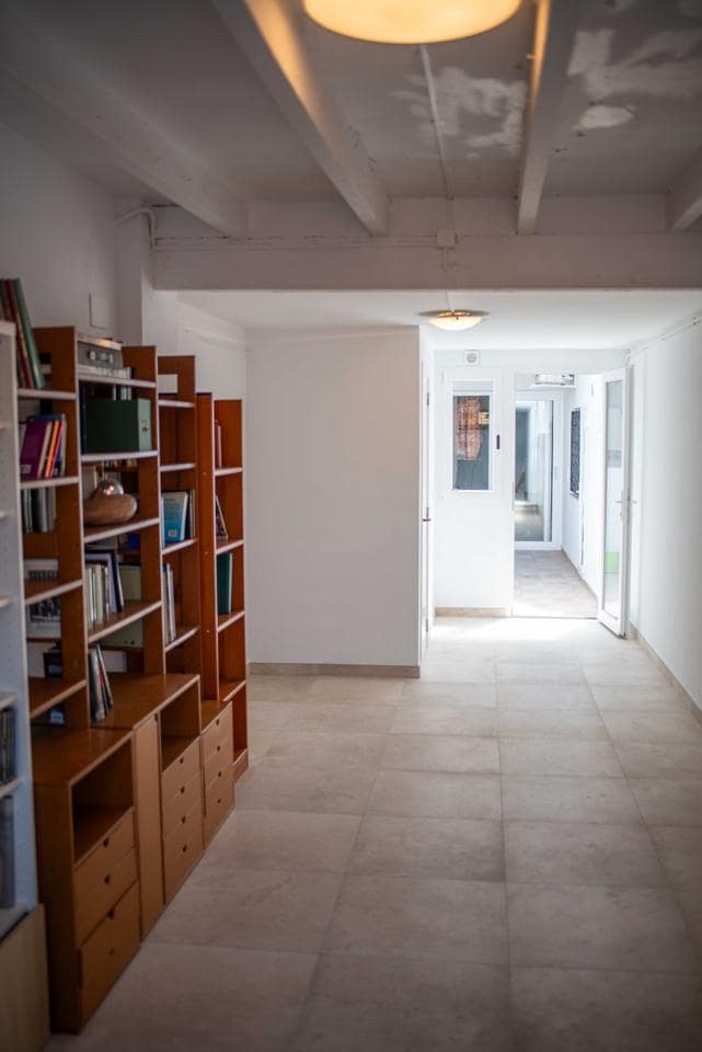 3 bedroom Villa for sale in La Pobla de Vallbona - € 280,000 (Ref: 9383598)