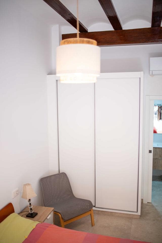 3 bedroom Villa for sale in La Pobla de Vallbona - € 280,000 (Ref: 9383598)