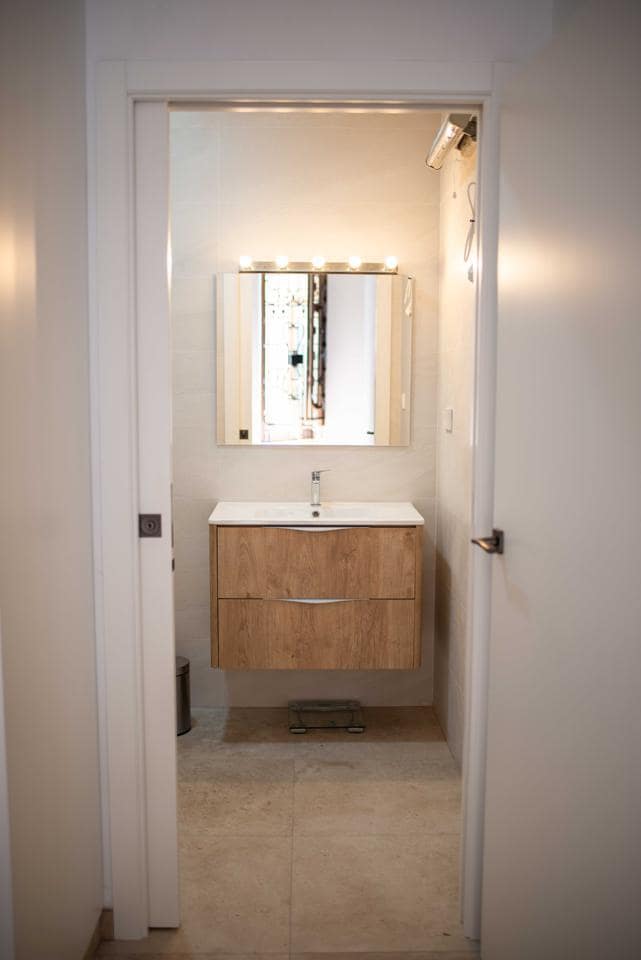 3 bedroom Villa for sale in La Pobla de Vallbona - € 280,000 (Ref: 9383598)