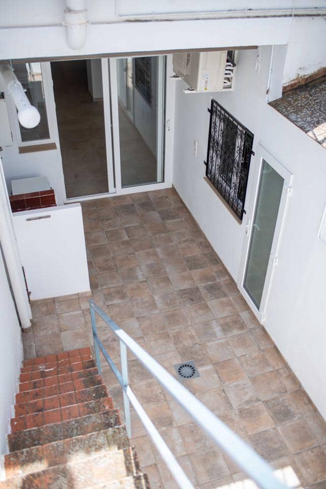 3 bedroom Villa for sale in La Pobla de Vallbona - € 280,000 (Ref: 9383598)