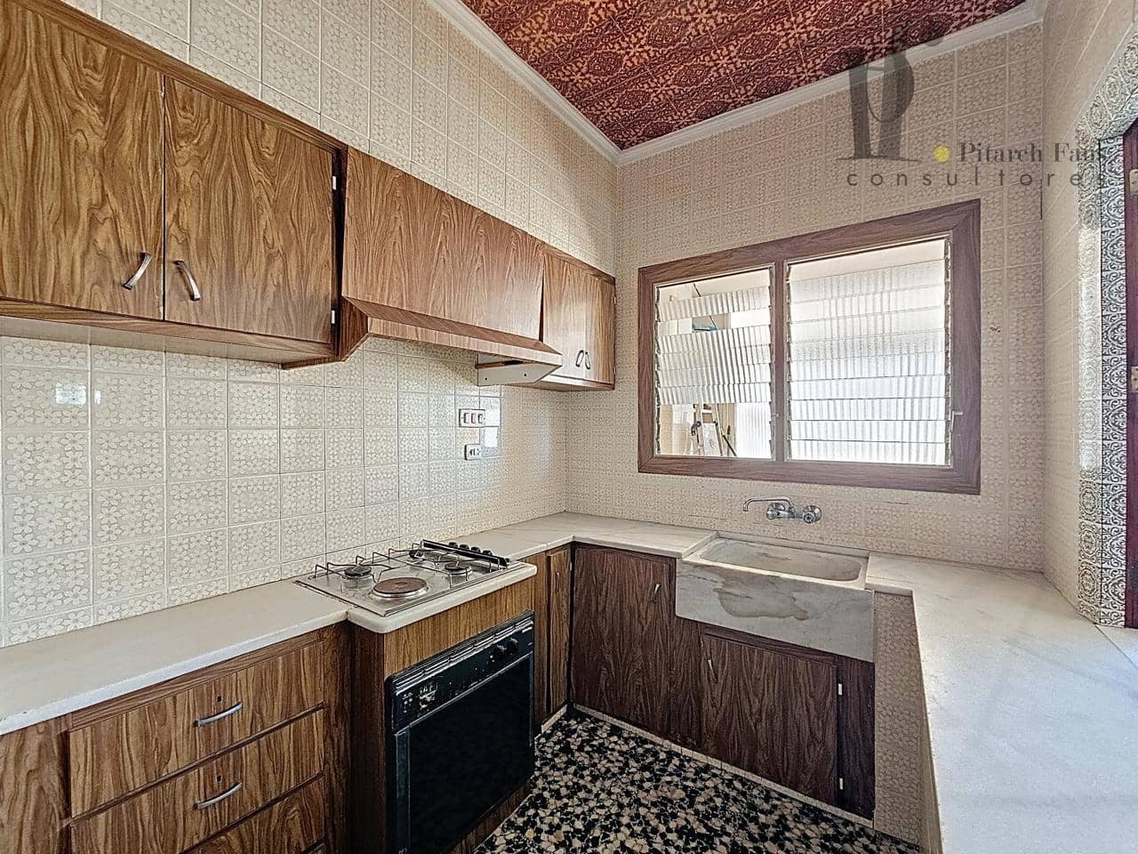 7 bedroom Villa for sale in Benaguasil with garage - € 360,000 (Ref: 9400284)