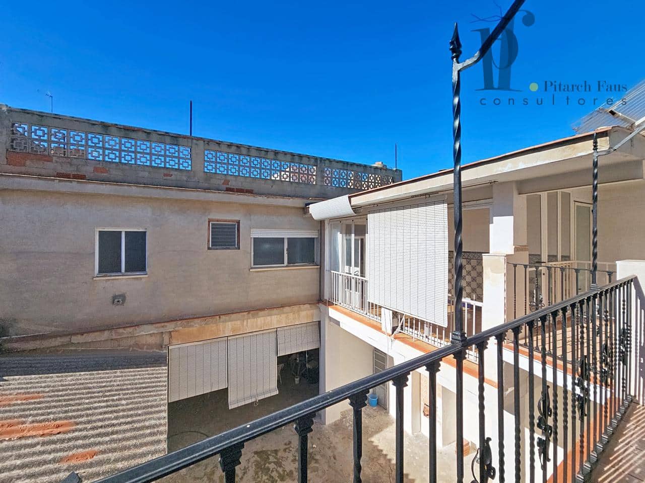 7 bedroom Villa for sale in Benaguasil with garage - € 360,000 (Ref: 9400284)