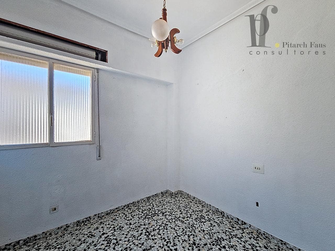 7 bedroom Villa for sale in Benaguasil with garage - € 360,000 (Ref: 9400284)