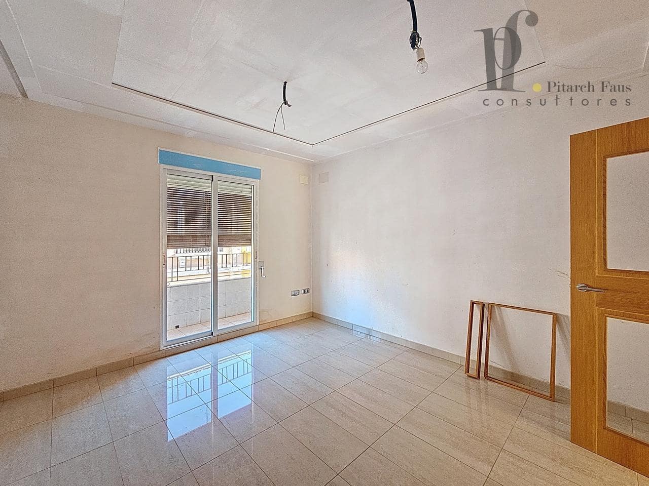 7 bedroom Villa for sale in Benaguasil with garage - € 360,000 (Ref: 9400284)