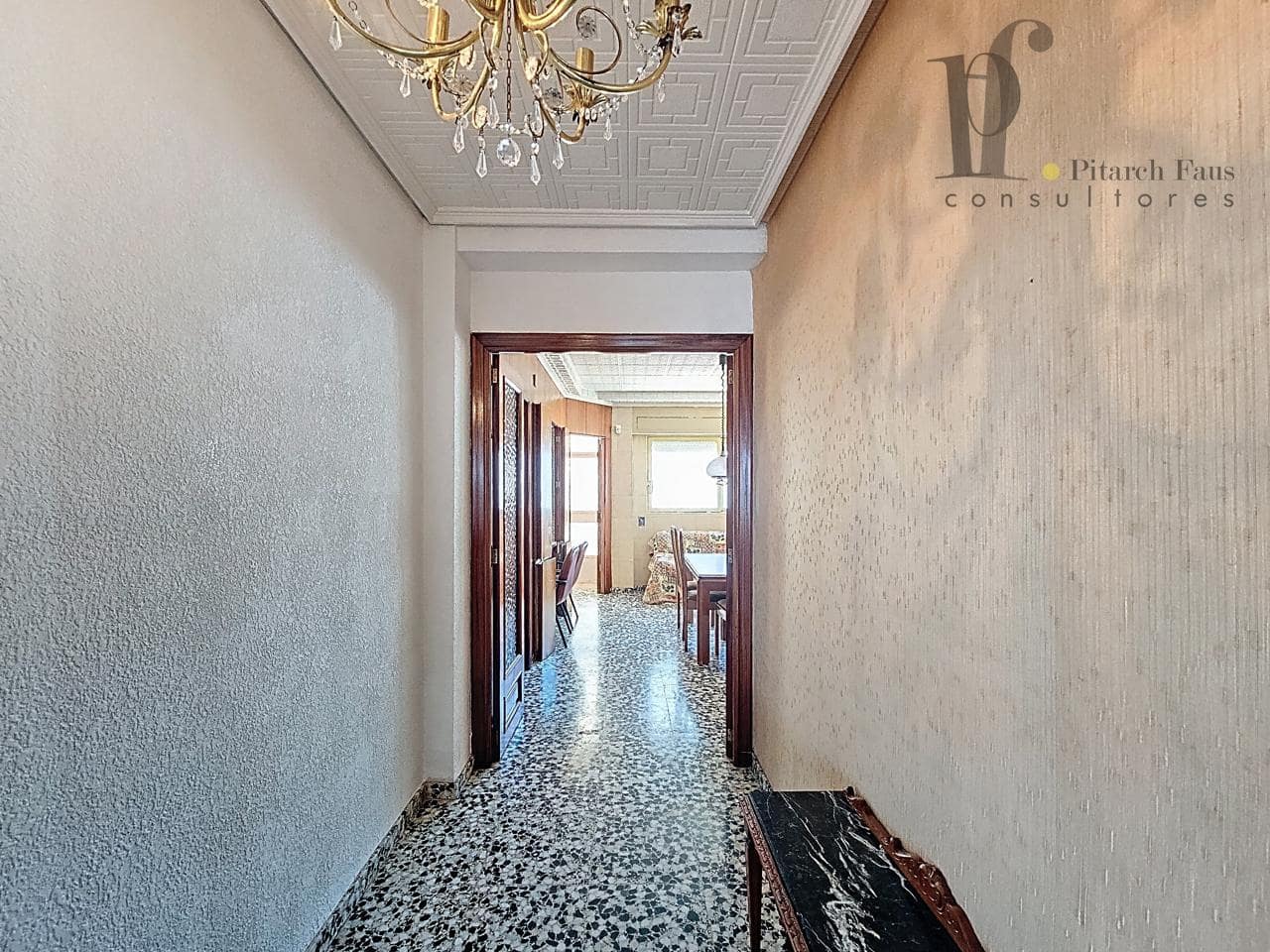 7 bedroom Villa for sale in Benaguasil with garage - € 360,000 (Ref: 9400284)