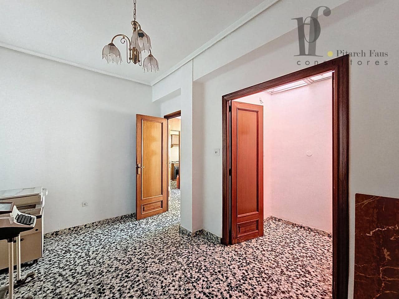 7 bedroom Villa for sale in Benaguasil with garage - € 360,000 (Ref: 9400284)