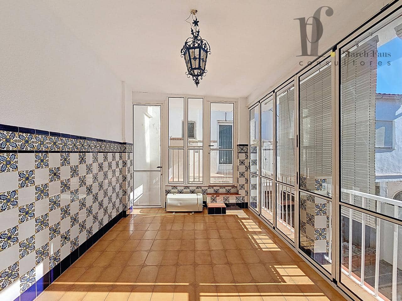 7 bedroom Villa for sale in Benaguasil with garage - € 360,000 (Ref: 9400284)