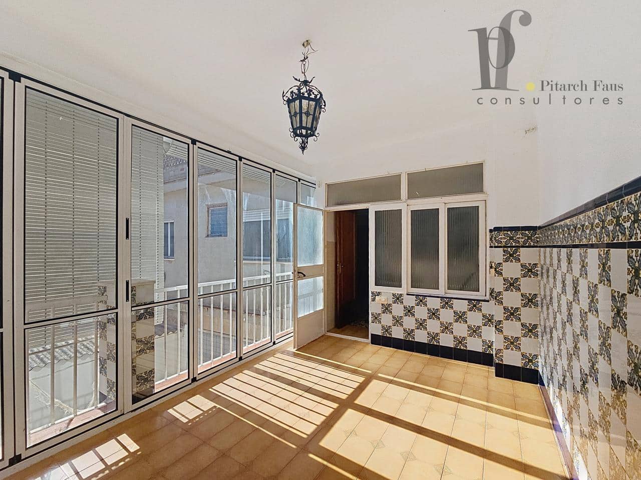 7 bedroom Villa for sale in Benaguasil with garage - € 360,000 (Ref: 9400284)