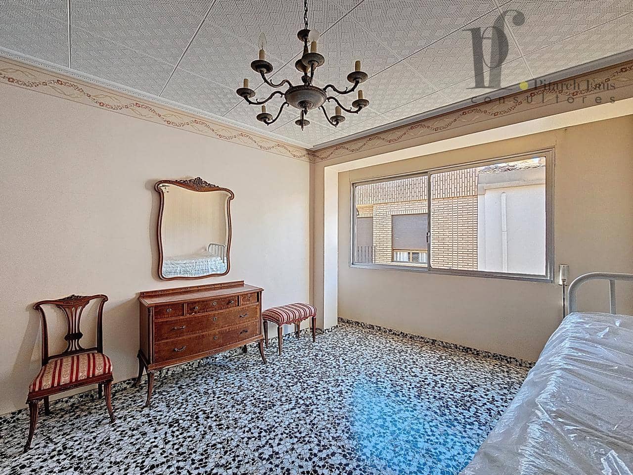 7 bedroom Villa for sale in Benaguasil with garage - € 360,000 (Ref: 9400284)